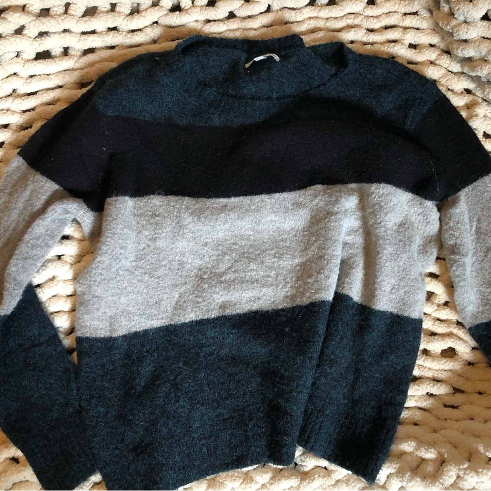 American Eagle Striped Sweater